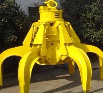 抓斗操作人員應(yīng)該慢并且均勻的操作