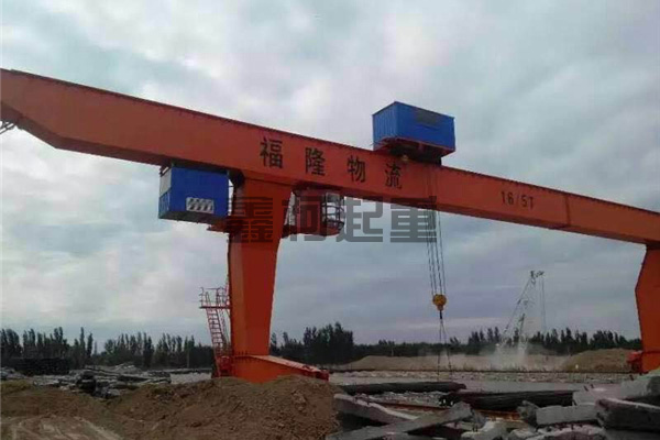 施工場所除了起重設(shè)備還有哪些機器